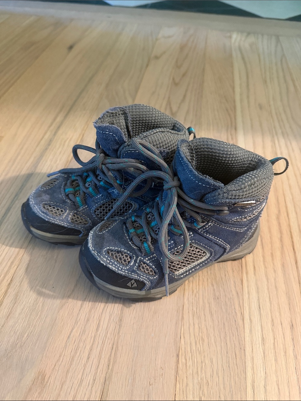 Vasque Kids Grey and Blue Hiking Boots size 10